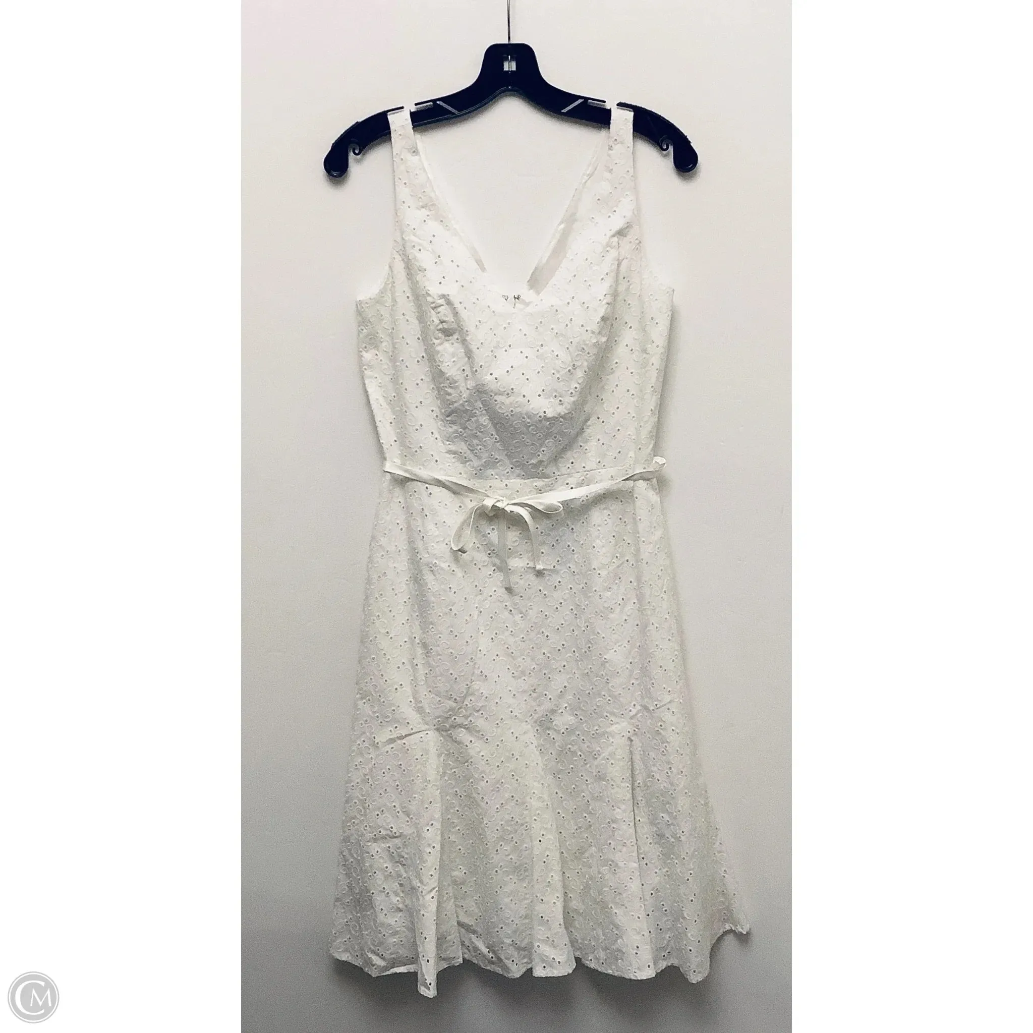 Dress Casual Short By White House Black Market In White. Size: 8