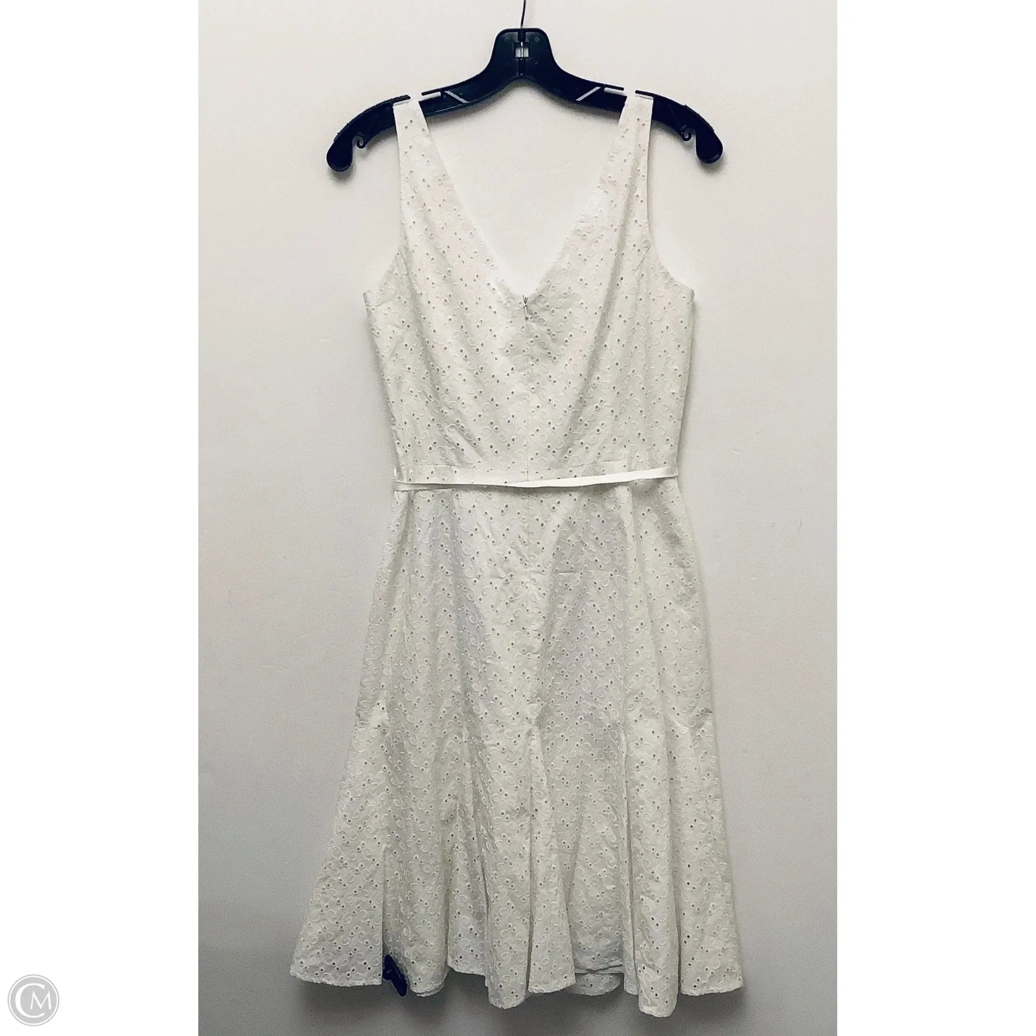 Dress Casual Short By White House Black Market In White. Size: 8